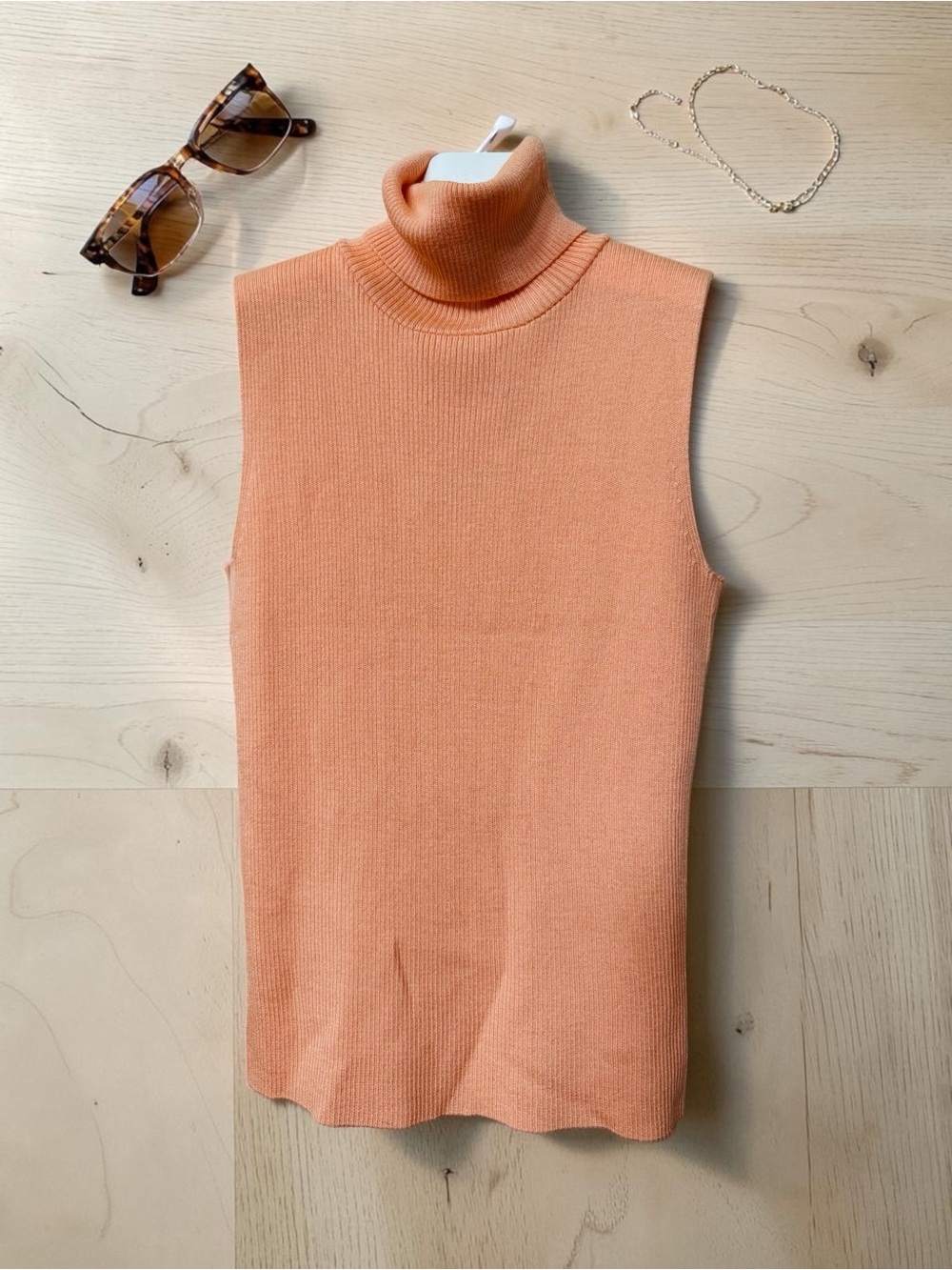 St. John | Sleeveless Turtleneck | Melon | S
